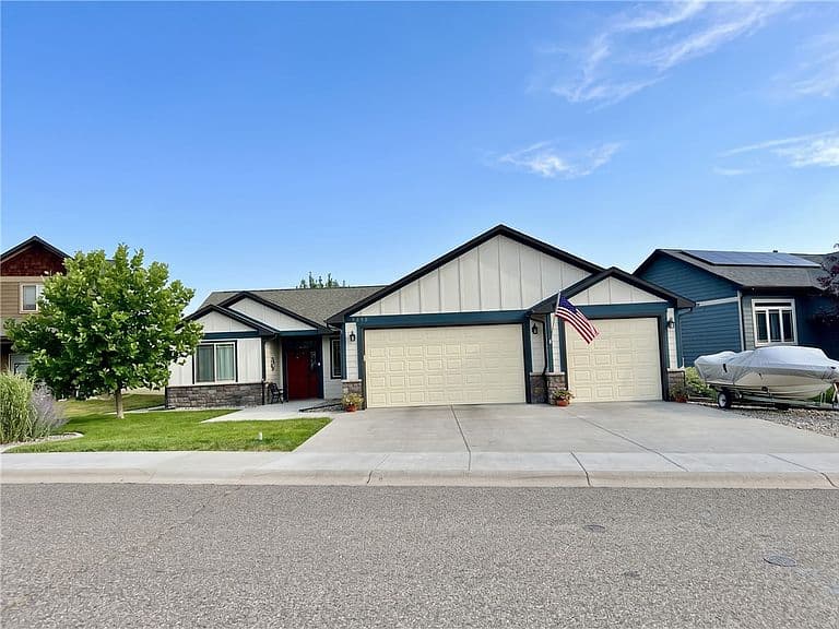 2606 Meadow Creek Loop photo 2