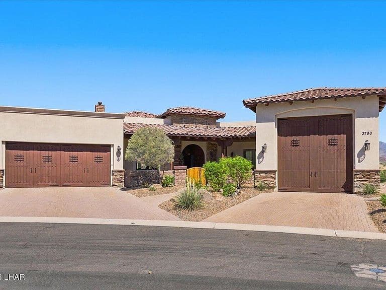 3790 N Tradition Way photo 1