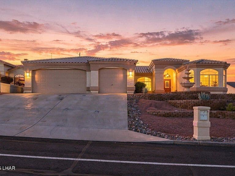 2620 Palo Verde Blvd N photo 1
