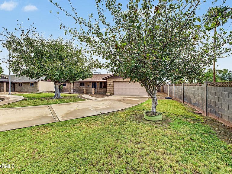 700 N KAREN Drive photo 3
