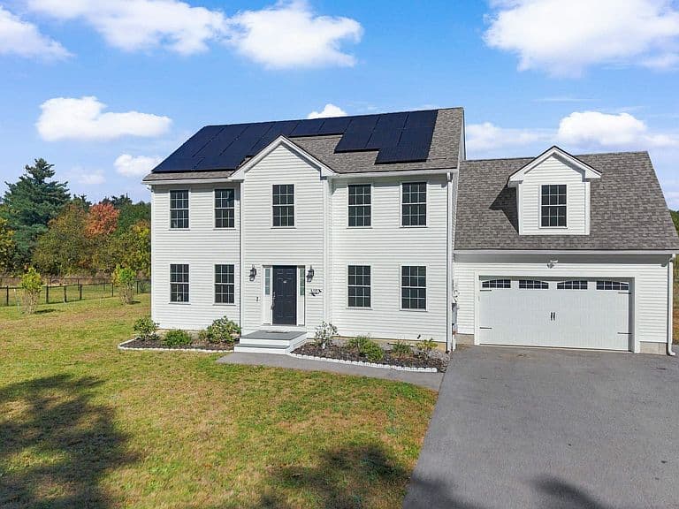 302 Straw Road photo 2