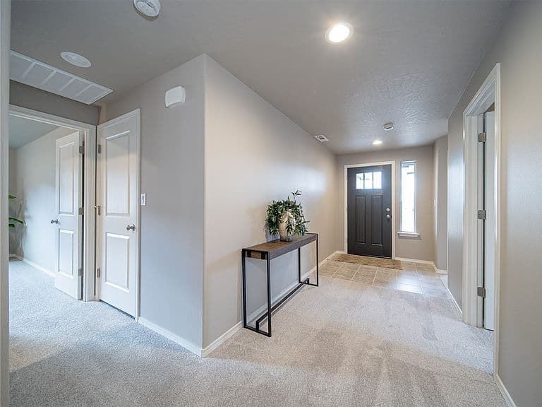 404 Needlegrass Ln photo 3