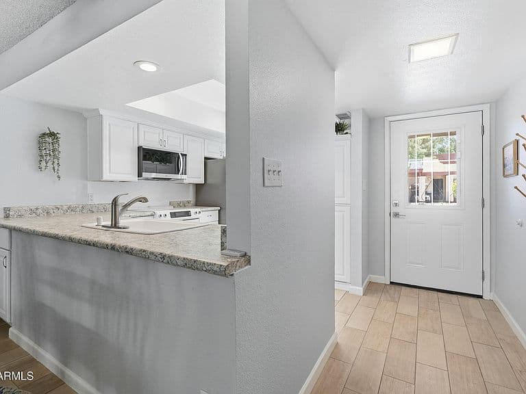 524 S PALO VERDE Way photo 4