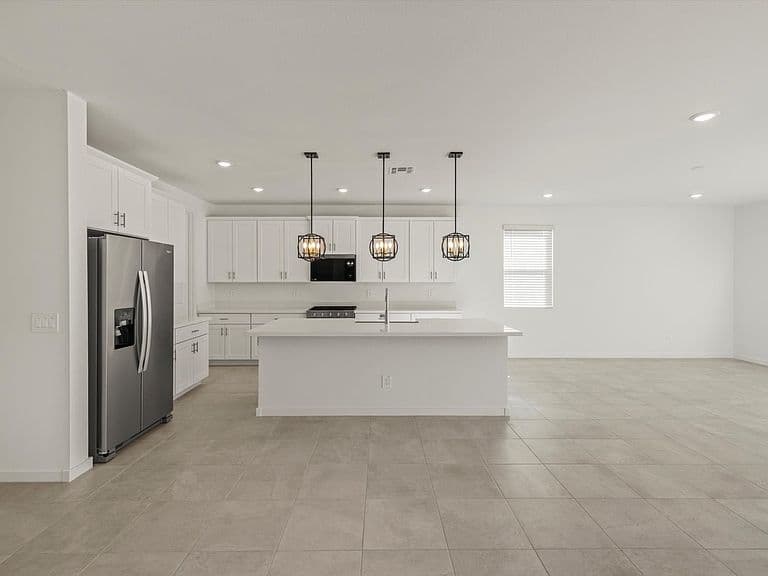 22670 W Tonopah Dr photo 2