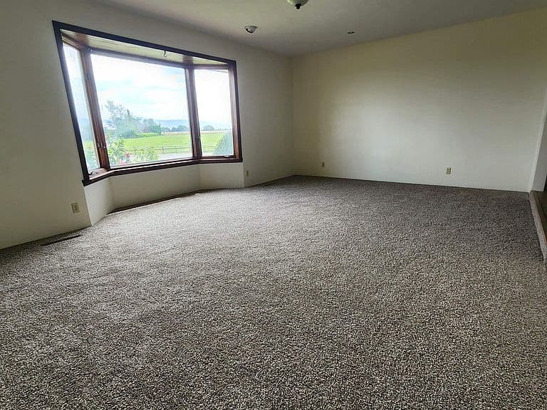 288 S 123 W photo 2