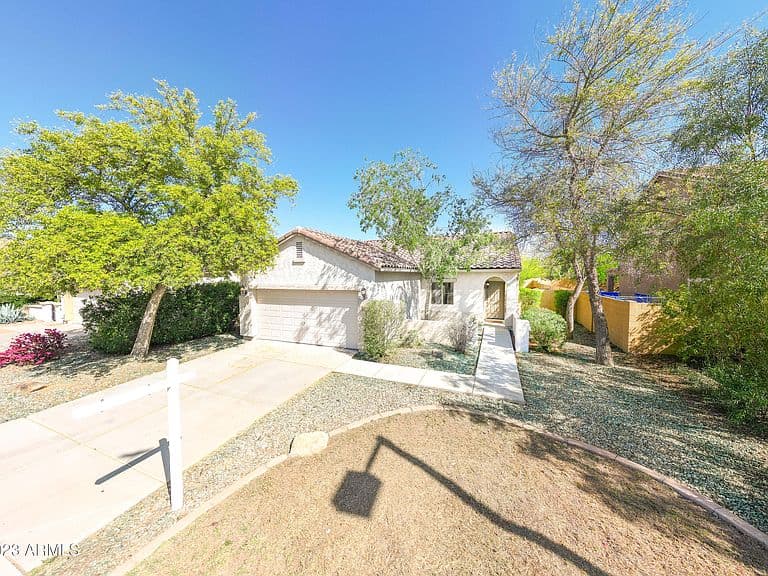 19386 W JEFFERSON Street photo 3