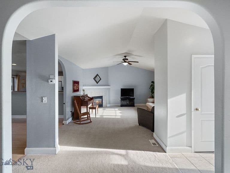 60 Clinton Ln photo 3