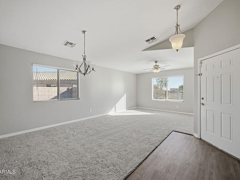 540 E SETTLERS Trail photo 5