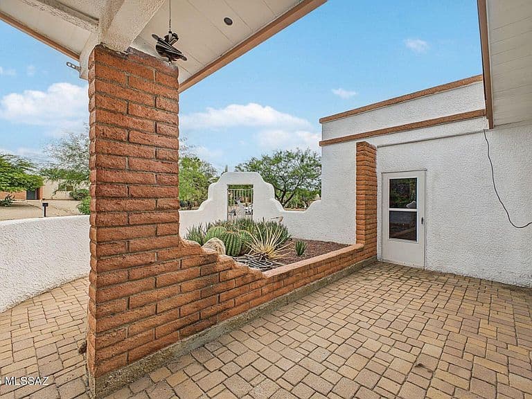 3381 N Camino Los Brazos photo 4