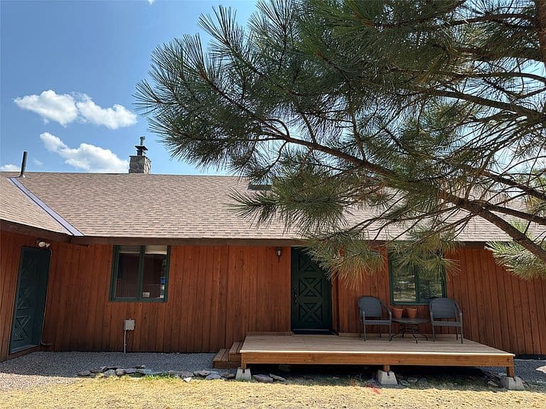 975 Whitetail Dr photo 2