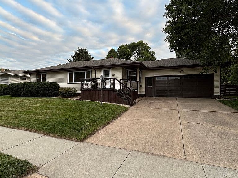 919 W Ash Ave photo 1