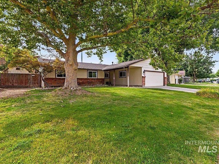 3388 N Buckboard Way photo 1