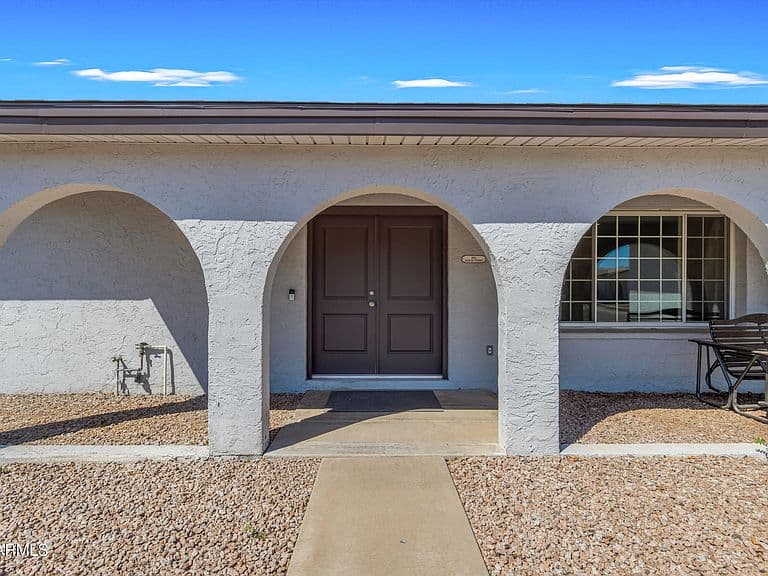 5918 S JENTILLY Lane photo 4