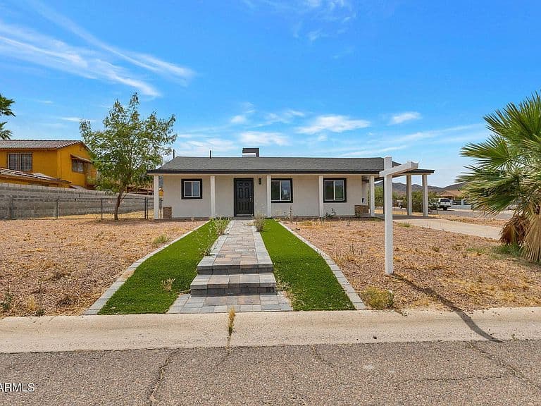 219 W PASEO Way photo 1