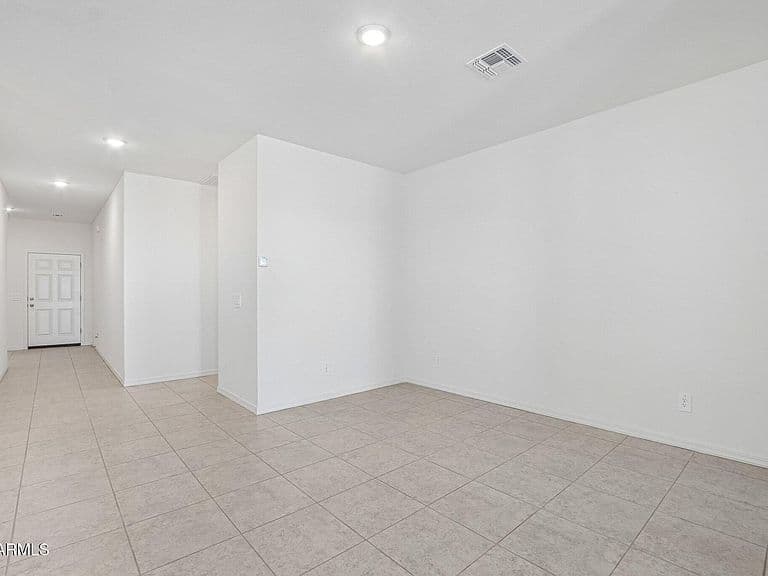24148 W HUNTINGTON Drive photo 4