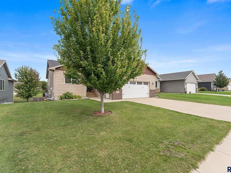 5604 W Oakcrest Dr photo 3