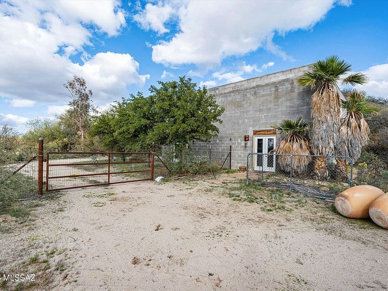 40121 S Santa Fe Trl photo 1