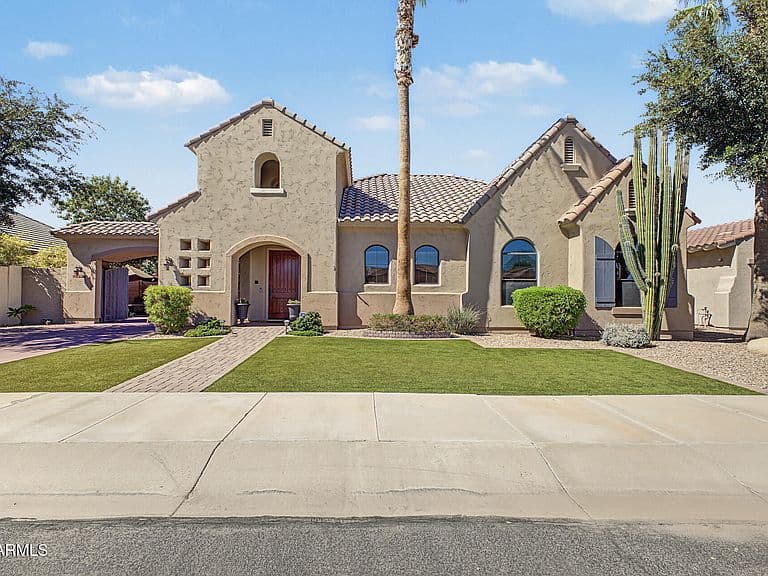 14518 W SHERIDAN Street photo 1