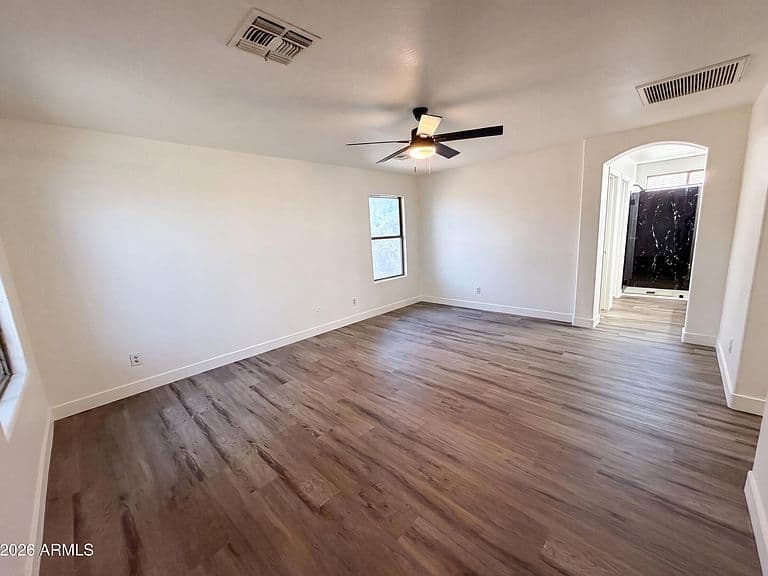 800 S BEDFORD Drive photo 4