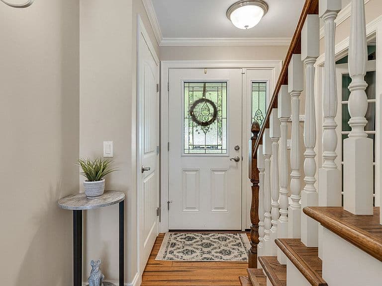 51 Greenbriar Drive photo 5