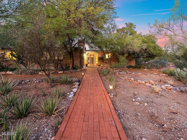 2215 E Camino El Ganado photo 1