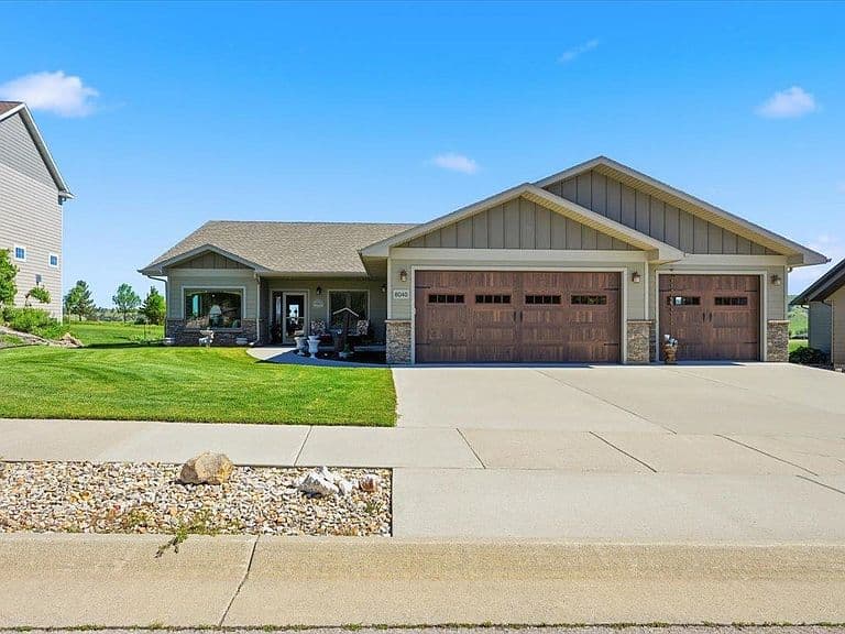 8040 Brooks Loop photo 2