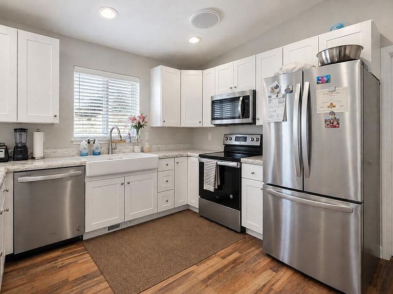 1863 Scottsdale Dr photo 2
