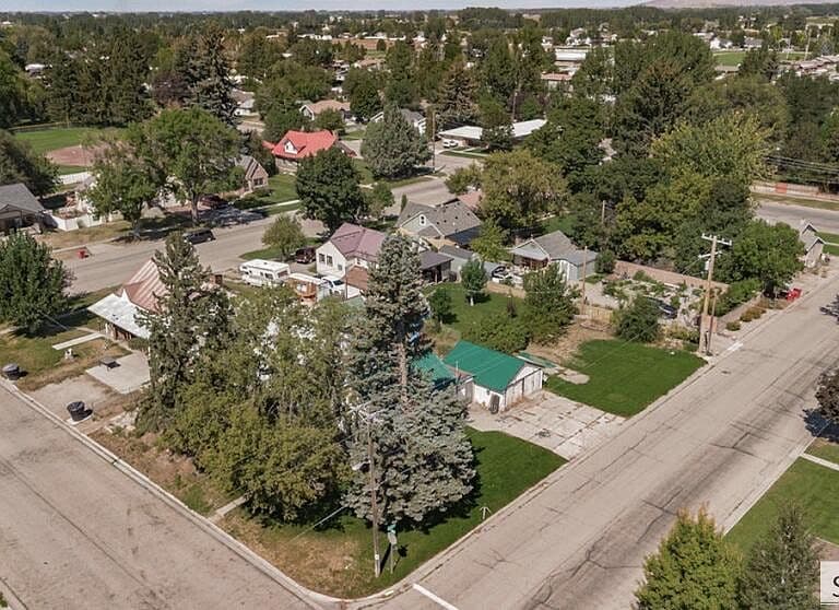 119 Idaho Ave photo 5