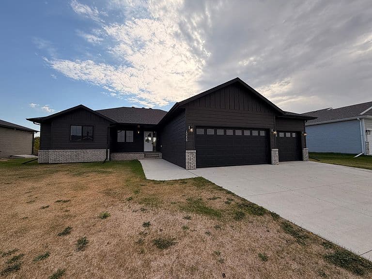 10258 Burgundy Dr photo 1