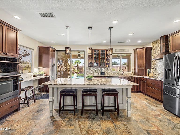 17090 W NORTHAMPTON Road photo 3