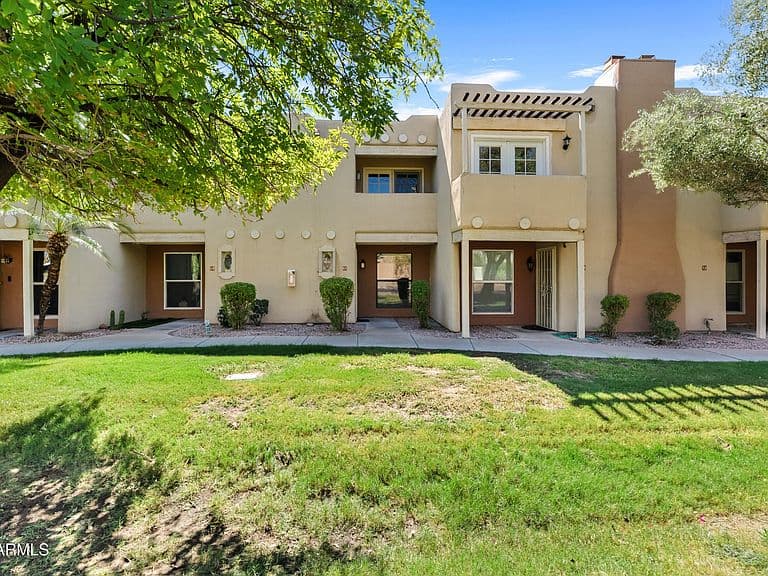 1425 E DESERT COVE Avenue #68 photo 2