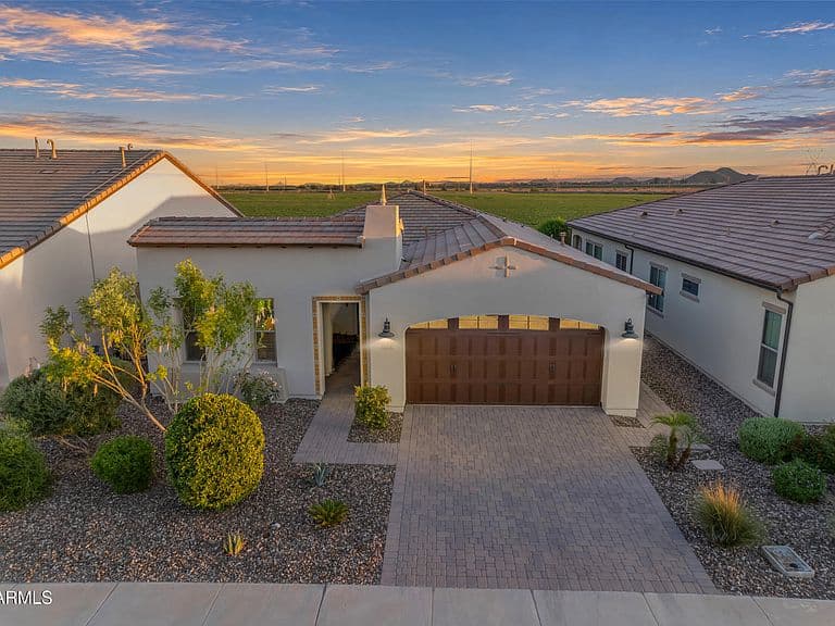 621 E LAS PUERTAS Lane photo 5
