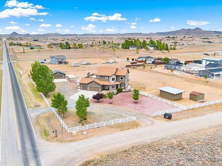 7290 E AUTUMN Lane photo 2