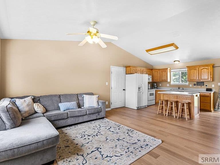 4439 E Ladino Dr photo 3