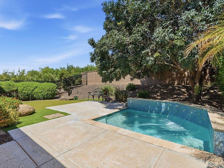 504 E Vesper Trl photo 3