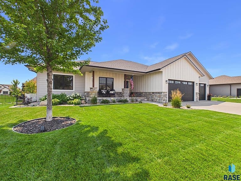 709 E Shadow Creek Ln photo 2