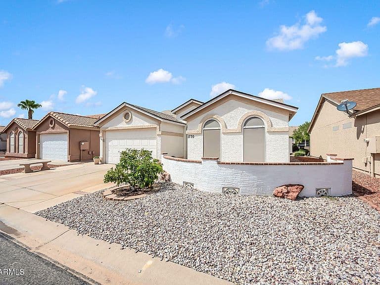 1770 E WESTCHESTER Drive photo 2