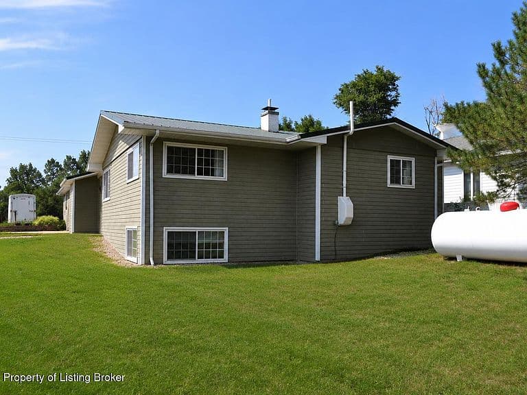 711 6th Ave W photo 2