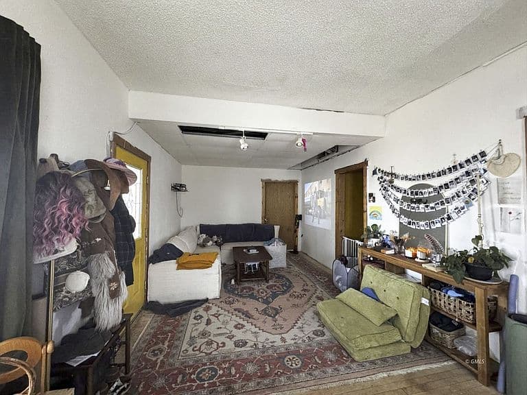607 N Merrill Ave photo 2