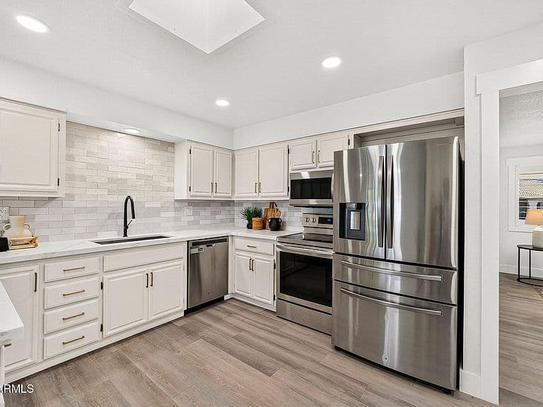 8302 E AVALON Drive photo 4