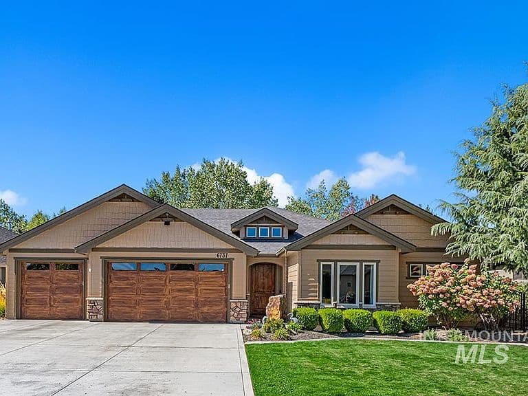 6737 N Moon Drummer Way photo 1