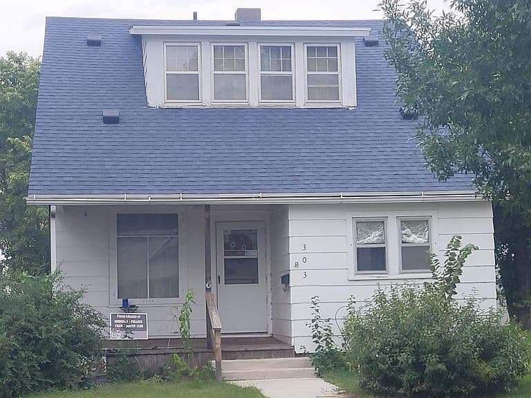 303 4th Ave W photo 1