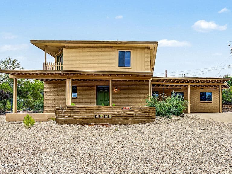 2607 W Arthur Pl photo 2