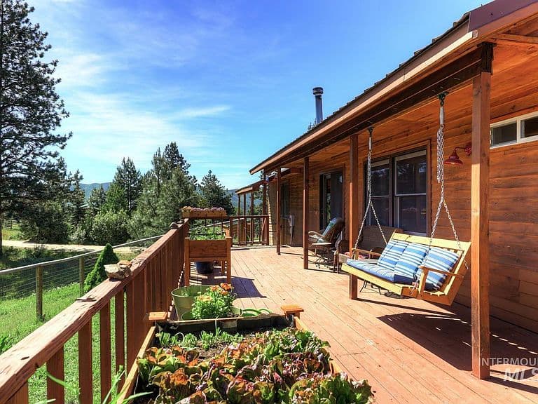 211 Evergreen Dr photo 5