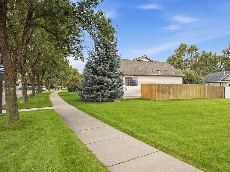 3083 Mary Jane Blvd photo 3