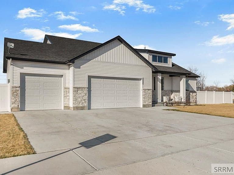 2525 E Pinnacle Dr photo 2
