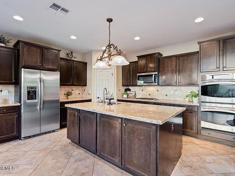 2387 N Heritage St photo 3