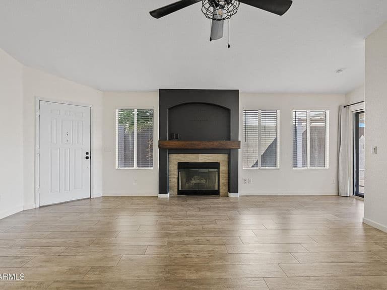 417 S ASH Street photo 3