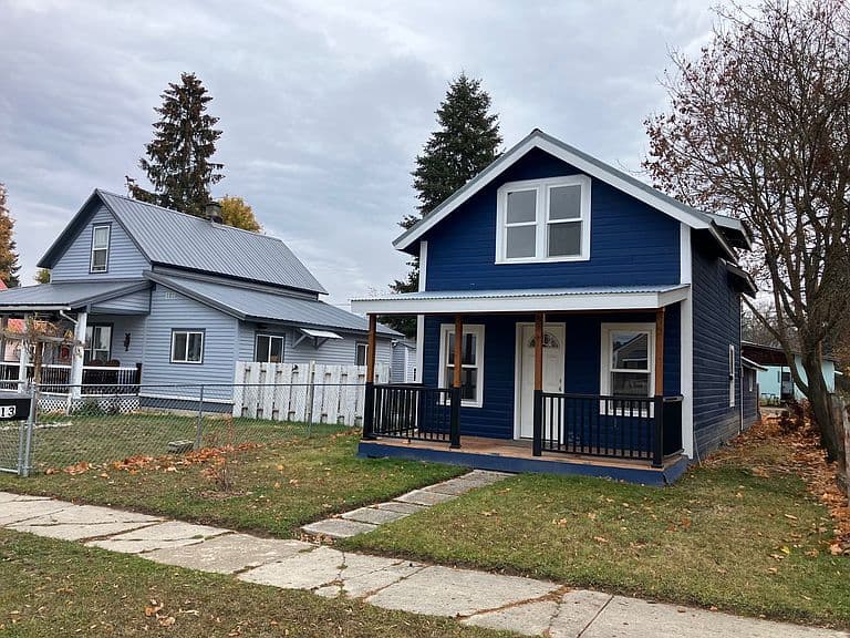 613 Montana Ave photo 3