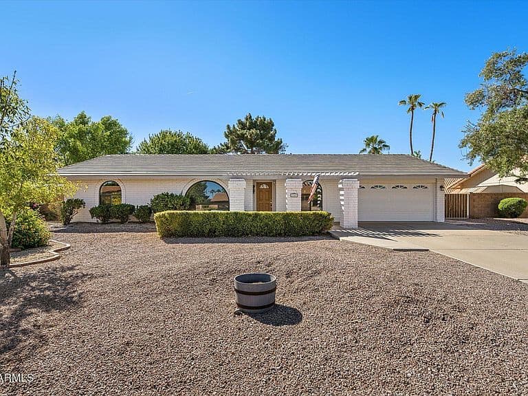 1163 E VINEDO Lane photo 3